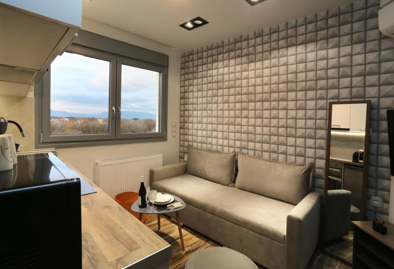 La Larissa Luxury Apartments Dafne 外观 照片